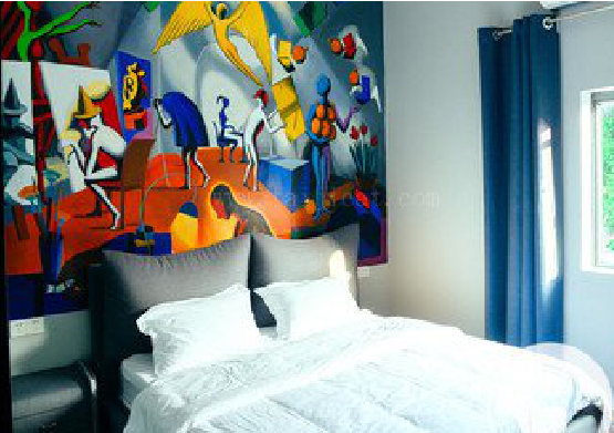 德保对于酒店的墙体彩绘而言更注重哪些方面？